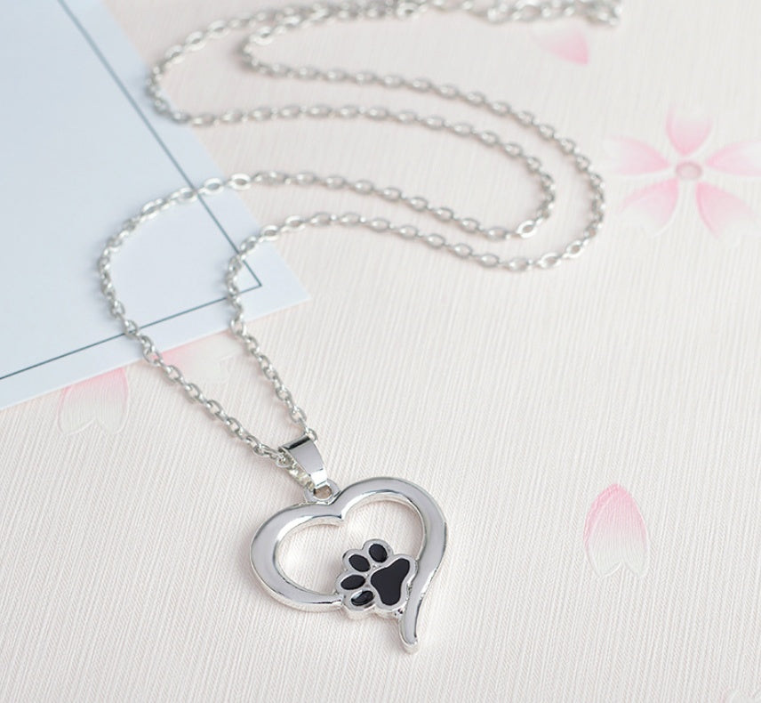 Collar con Colgante de Corazón y Huella de Perro