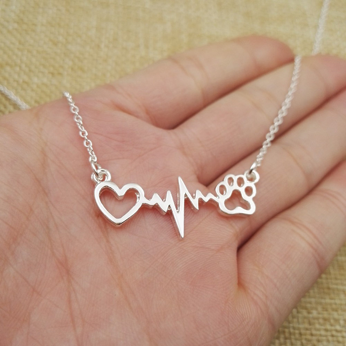 Collar Personalizado con Huella, Corazón y Latido en Aleación de Zinc