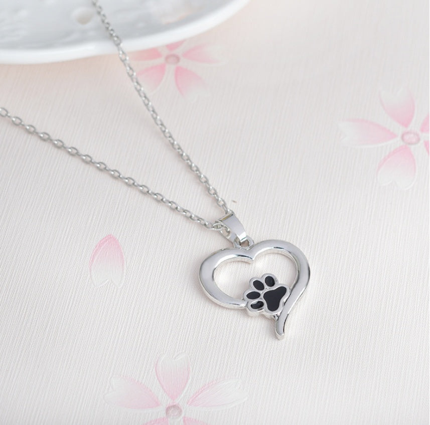 Collar con Colgante de Corazón y Huella de Perro