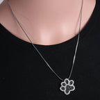 Collar "Huella Brillante" con Cristales