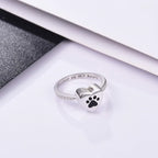 Anillo Urna Conmemorativo con Diseño de Huella y Corazón