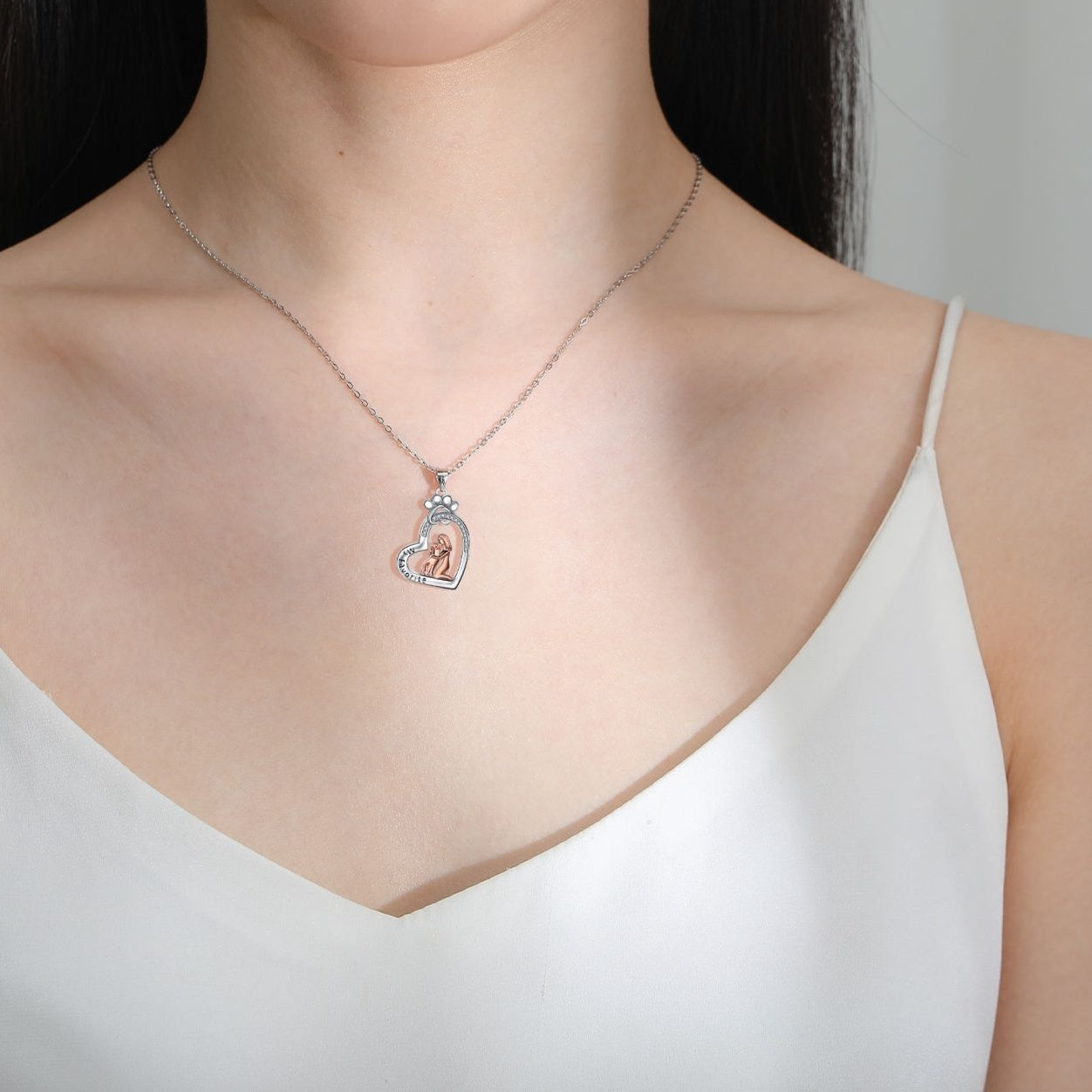 Collar Corazón "Mi Favorito" - Niña y Perro con Circonitas