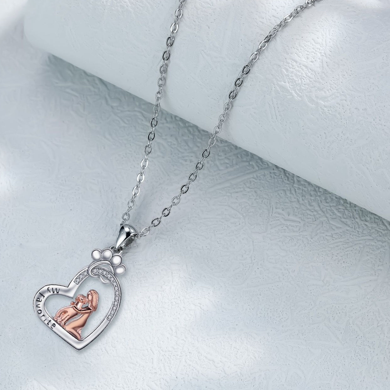 Collar Corazón "Mi Favorito" - Niña y Perro con Circonitas