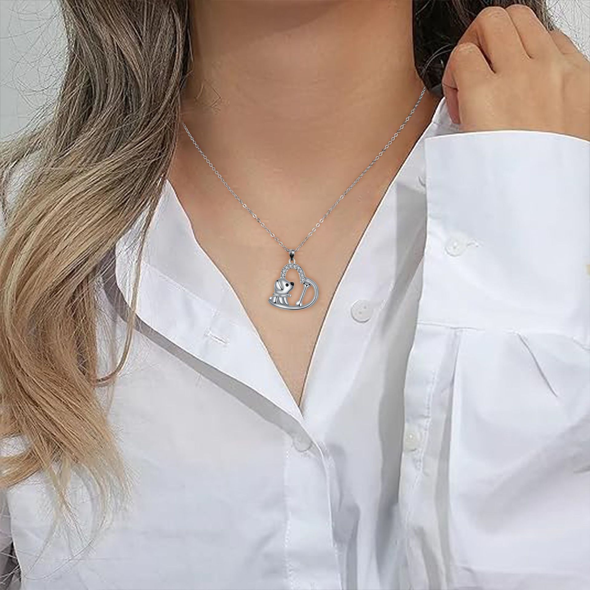 Collar de Corazón con Perrito y Circonitas