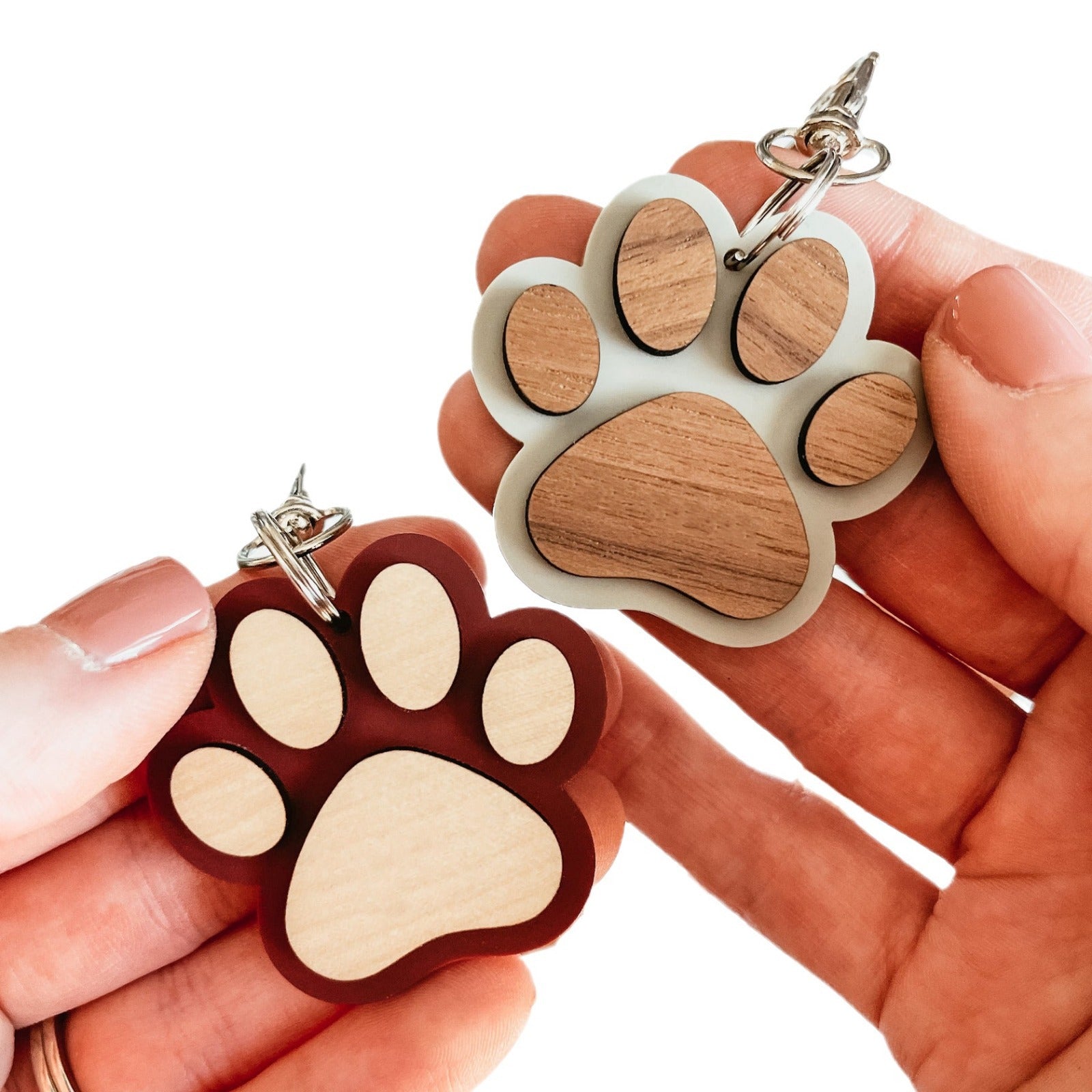 Llavero Artesanal de Madera con Huella Canina