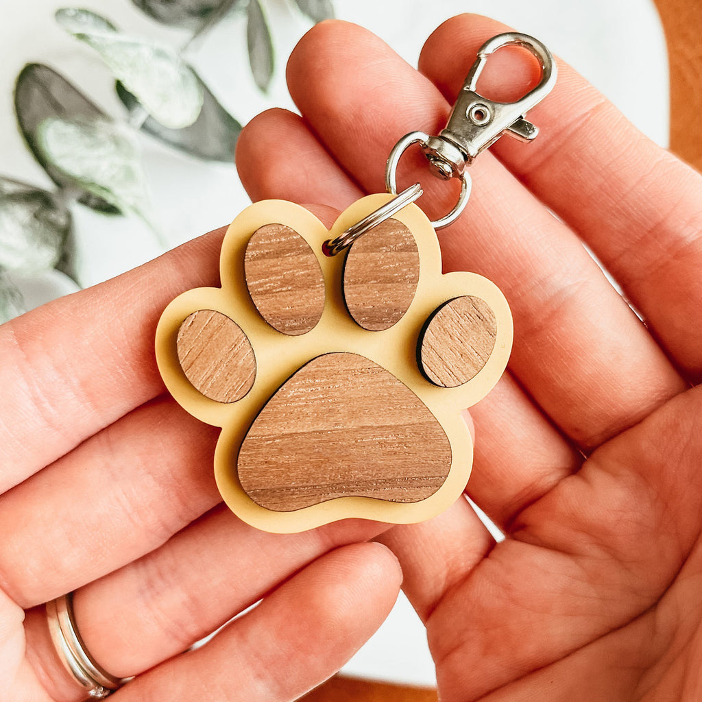 Llavero Artesanal de Madera con Huella Canina