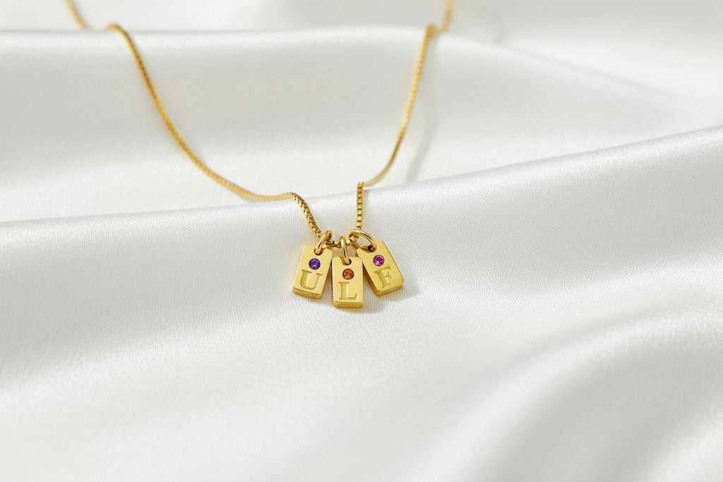 Collar de Iniciales y Piedras  - Personalizable