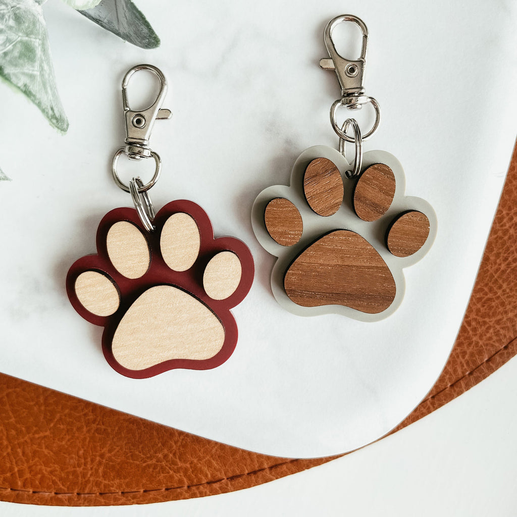 Llavero Artesanal de Madera con Huella Canina