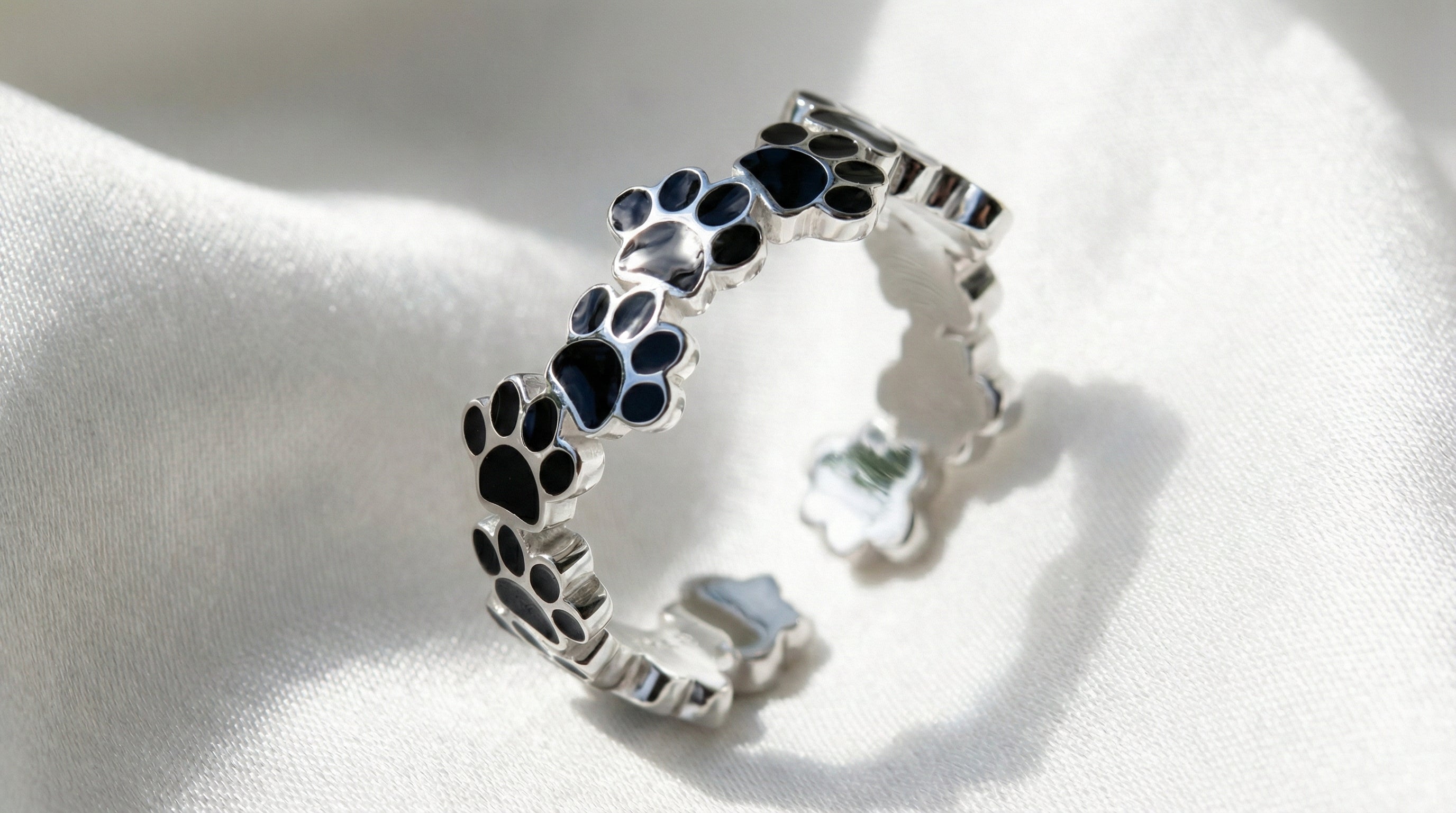 Conjunto de joyería en plata de ley 925 con huella de perro — anillo, pulsera y pendientes para dueñas de mascotas