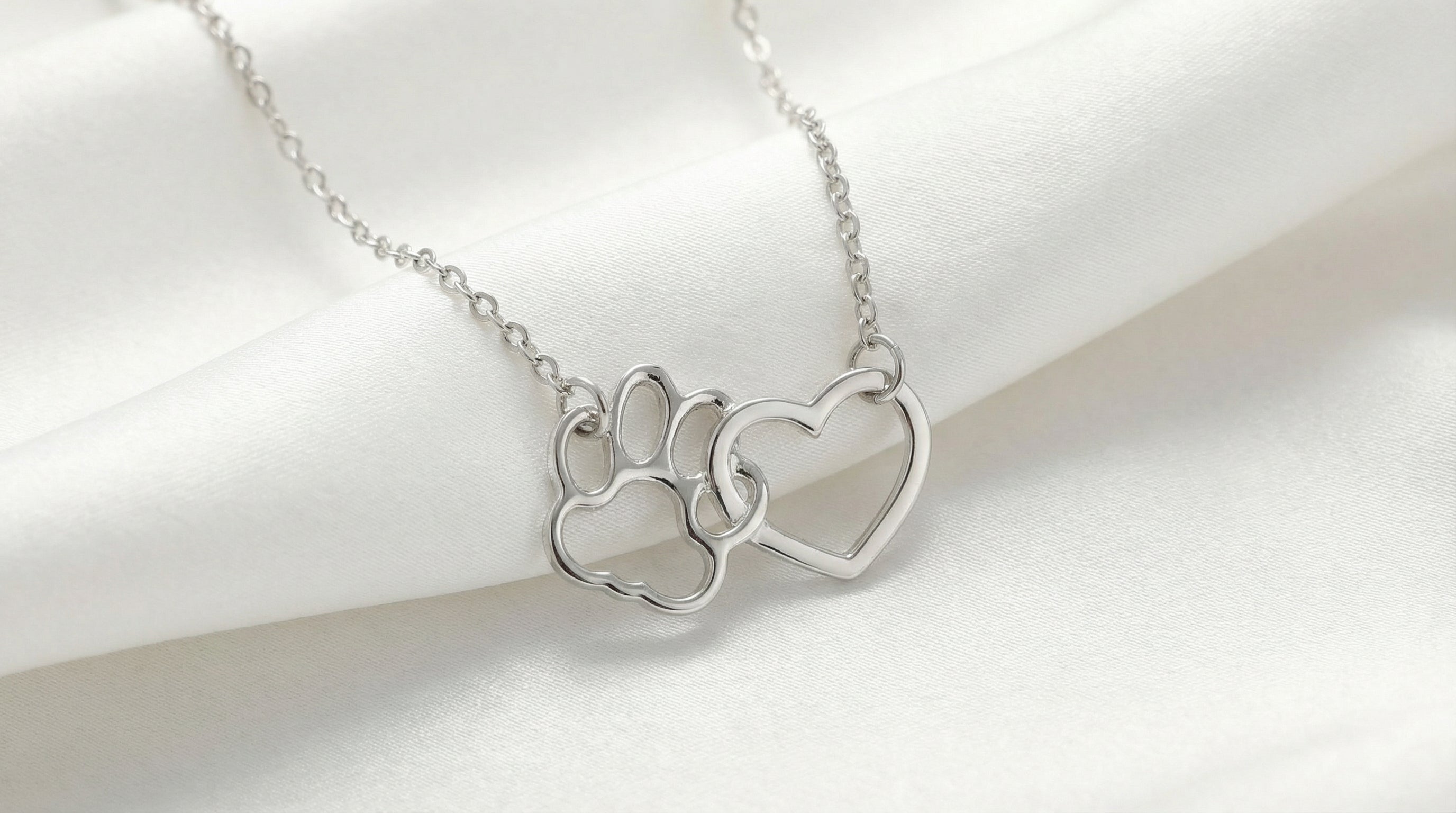 Collar Latido de Huella y Corazón