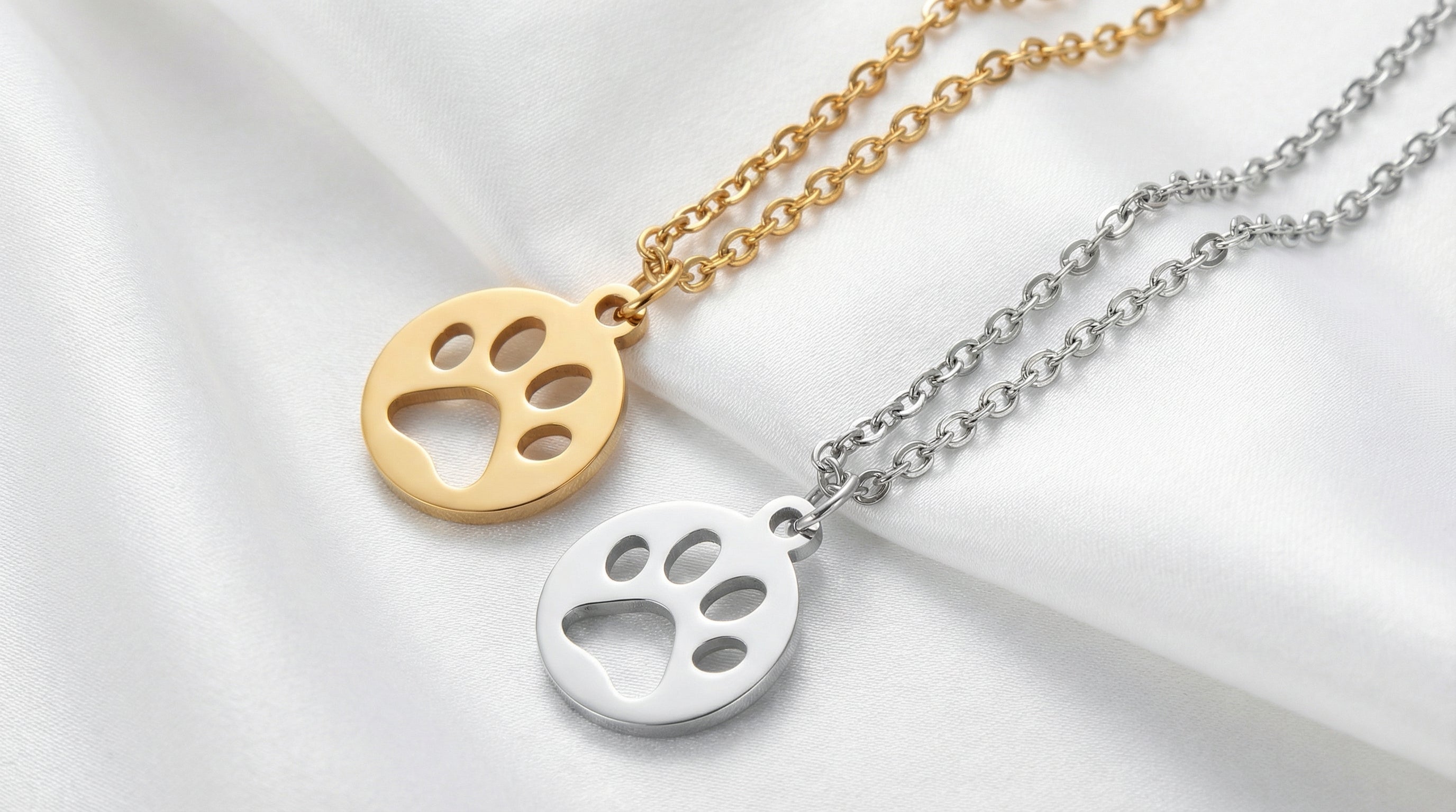 Collar de Silueta de Huella en Acero Inoxidable