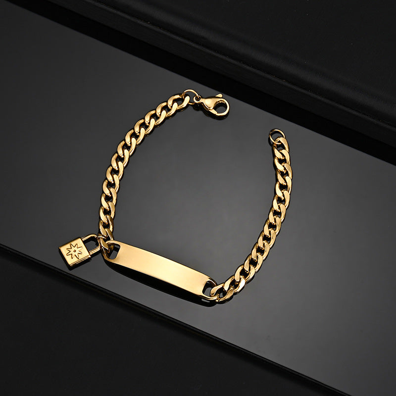 Brazalete dorado con placa grabada y nombre de perro — pulsera personalizada de acero para dueños de mascotas